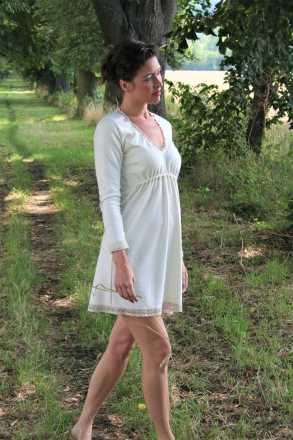 BIOBAVLNĚNÁ NOČNÍ KOŠILE " ALE JE "