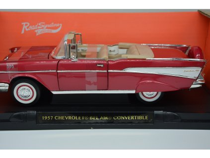 Chevrolet Bel Air Convertible, model 1957, stažená střecha, červená metalíza, Lucky Die Cast, 1:18