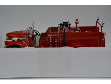 GMC Firetruck red - 1:24, Lucky Die Cast