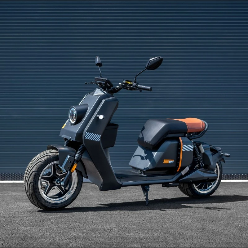 Leramotors Lera Scooters C7 3000W - elektrický skútr, černá