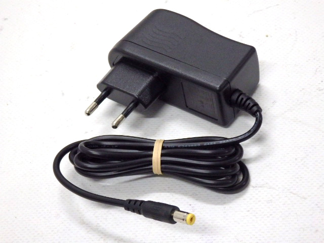 VeGA - nabíječka 12 V / 1 A pro sekačky 485 SXHE / 525 SXHE / 545 SXHE