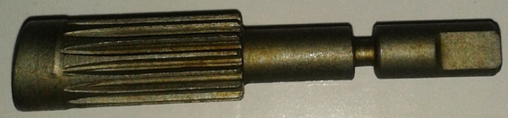 HŘÍDEL ČERPADLA OLEOMAC 936, 940