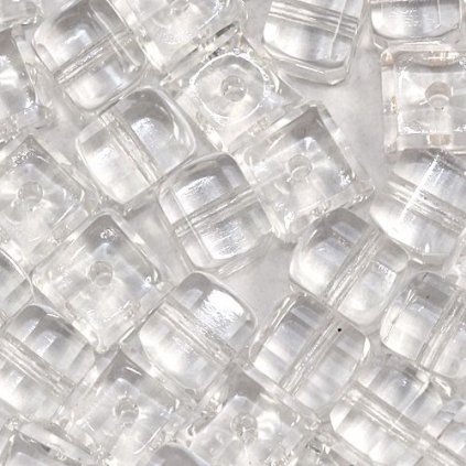 Broušená kostička 4mm crystal (8ks)