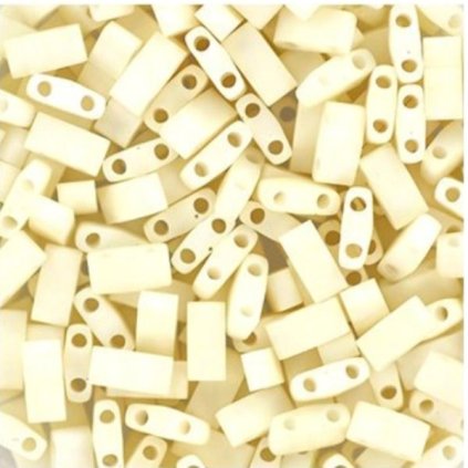 Miyuki Half Tila 5/2,4mm opaque matte cream (HTL-2021)
