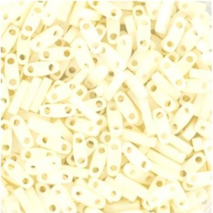 Miyuki Quarter Tila 5/1,2mm opaque matte cream (QTL-2021)