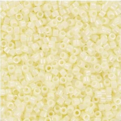 Miyuki Delica 11/0 ceylon light buttercream (DB-2402)