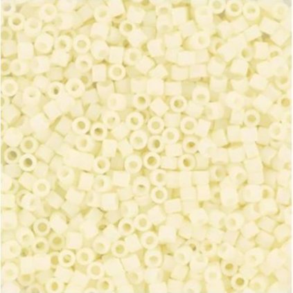 Miyuki Delica 11/0 opaque matte cream (DB-352)