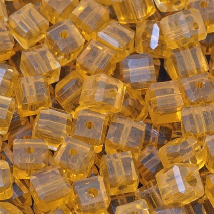 Brúsená kostička 4mm light topaz (8ks)