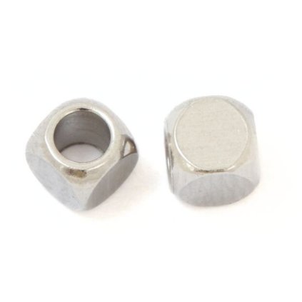 Korálik kovový kostička 4mm chirurgická oceľ