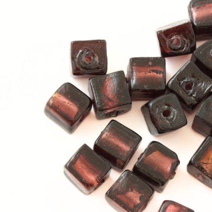 Vinutá korálka kostička 8mm fialová (1ks)