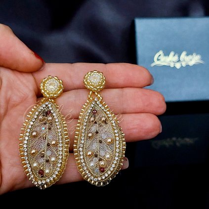 České náušnice "Granátový lístek“ – okouzlující šperk v luxusním dárkovém balení