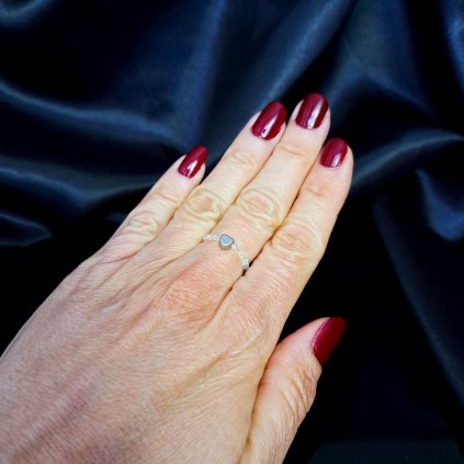 Český prstýnek „Křišťálová láska" - šperk pro muže, ženy i zamilované páry