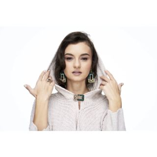 Právě tvořím nové České náušnice "Smaragdové ombré"- visací a příští týden je budu odesílat jejich nové krásné majitelce 💎...