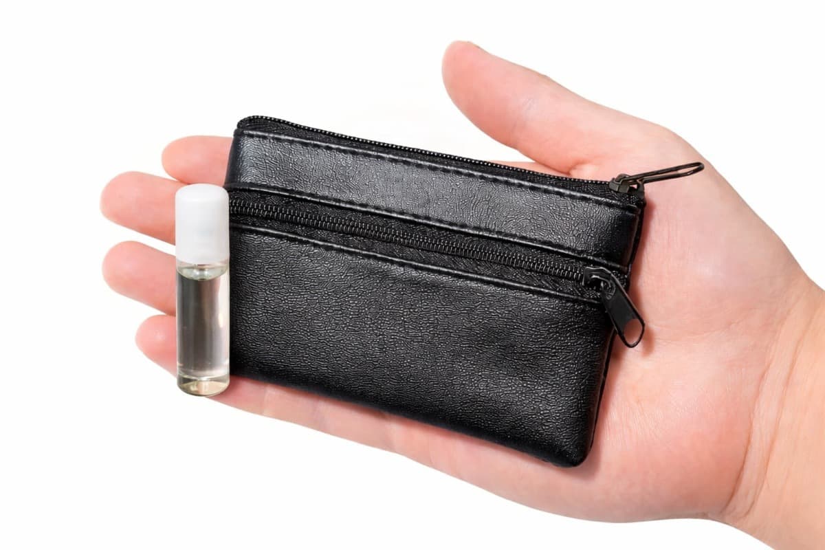 Detail ampulky a aplikátoru