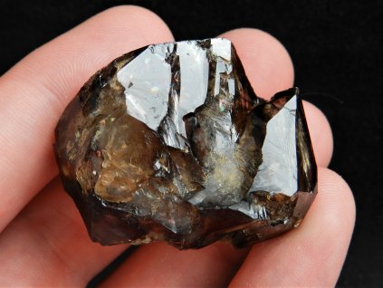 zahneda krystal vysocina kourova elestial hypoparalelni mineral 2