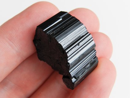 cerny turmalin skoryl prodej ceskych mineralu 1