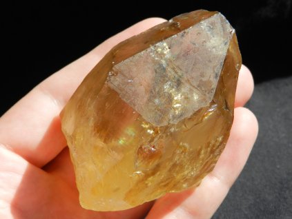 citrin pravy cesky sbirkovy kamen krystal zluty zlatavy medovy kvalitni prodej knezeves frantisku obrazky 1