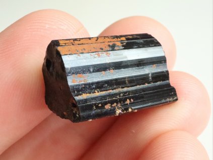 cerny turmalin skoryl limonit albit vysocina prodej 1