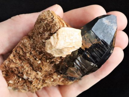 morion krystal prirodni cesky kamen podlozkovy sbirkovy vzorek 1