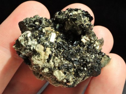 pyrit zlaty prirodni cesky kamen skoryl kombinace lom bory 1
