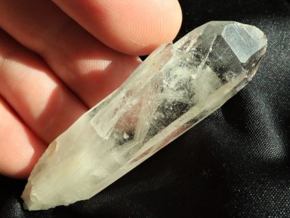 kristal krystal prirodni cesky drahy kamen mistrovsky laserova hulka 1