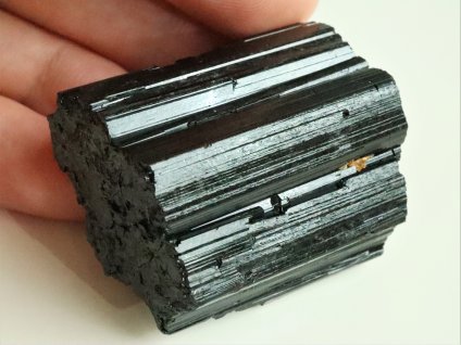 cerny turmalin skoryl velky homutny spalek krystal kamen cesky cr prodej obrazky 1