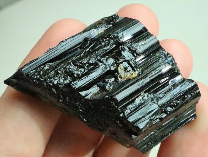 skoryl pravy prirodni cesky drahy kamen 1