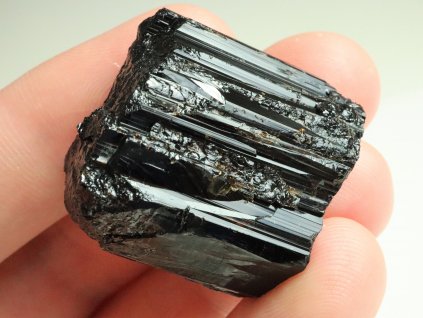 cerny skoryl kamen spalik valecek krystal cesky kamen obrazky 1