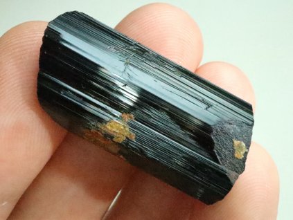 cerny turmalin skoryl otlaceny otisk vtisk prohluben 1