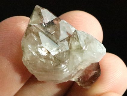 zahneda krystalek elestial cesky prirodni kamen 1