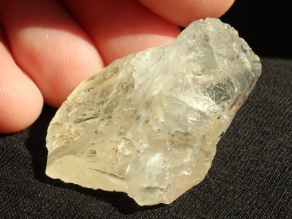 kristal prirodni surovy cesky kamen suky 1