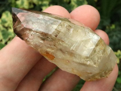 zahneda krystal prirodni pravy cesky drahy kamen 1