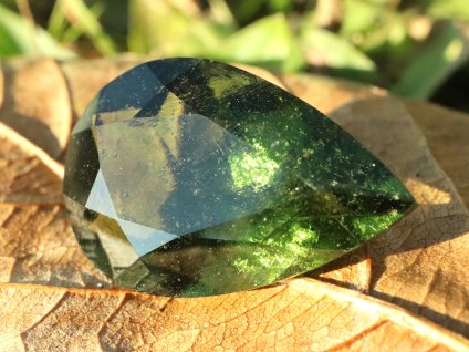 vltavin brouseny kamen drahokam slza kapka privesek sperk obrazky 2