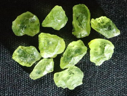 zrna zrnka olivinu olivinova obrazky fotky 1