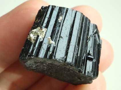 cerny turmalin kvalitni esteticky kousek 1