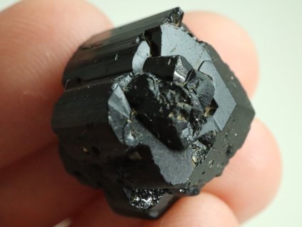 oboustranne ukonceny spalik cerneho turmalinu cesky vysocina 1