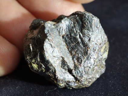 rutil kovove sedy nerost kamen cena 1