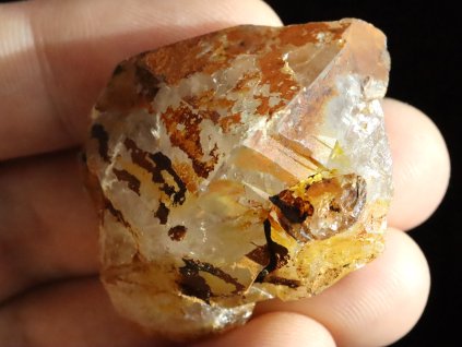 zahneda pulkrystal patina limonitu 1