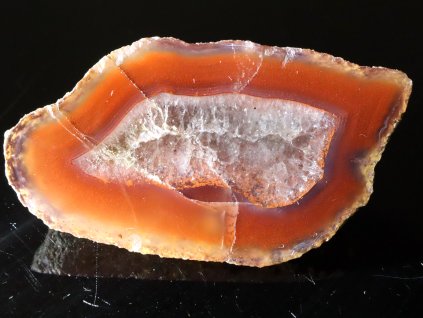 achat cerveny oranzovy kristalova vypln 1