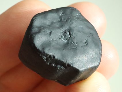 cerny turmalin omlety ohlazeny 1