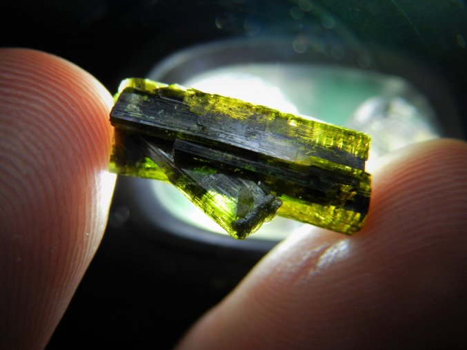 epidot zeleny kamen krystal srostlice sobotin prodej cena 1