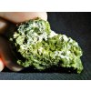 epidot krystalovala dutinka zeleny vzacny kamen mineral cesky 3