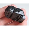 srostlice cernych turmalinu cesky drahy mineral nerost ukonceny vzorek 2