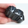 srostlice cernych turmalinu cesky drahy mineral nerost ukonceny vzorek 1
