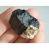 cerny turmalin muskovit stribrna slida lupenite krystaly 6