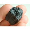 cerny turmalin skoryl maly leskly slapicek 2