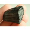 cerny turmalin skoryl ryhovany plochy spalik valecek krystal 2