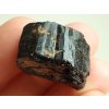 cerny turmalin skoryl prirodni kamen 2