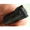 cerny turmalin dlouhy podlouhly protahly 6