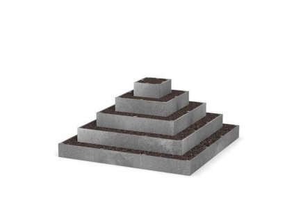Pyramida na jahody, jahodník z plastu